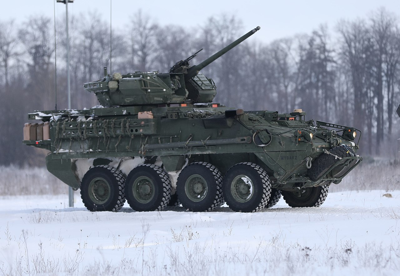 M1296 Stryker Dragoon 2-го кавалерийского полка на полигоне Бемово-Писке в Польше. 11 февраля 2021.