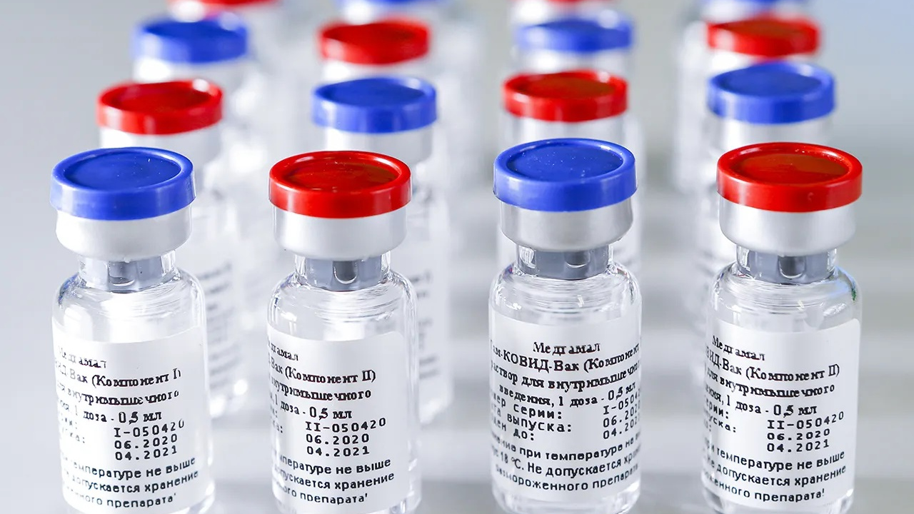 Первая зарегистрированная вакцина от коронавируса «Спутник V»