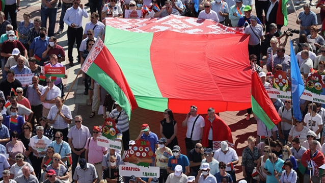 Митинг в Минске на площади Независимости