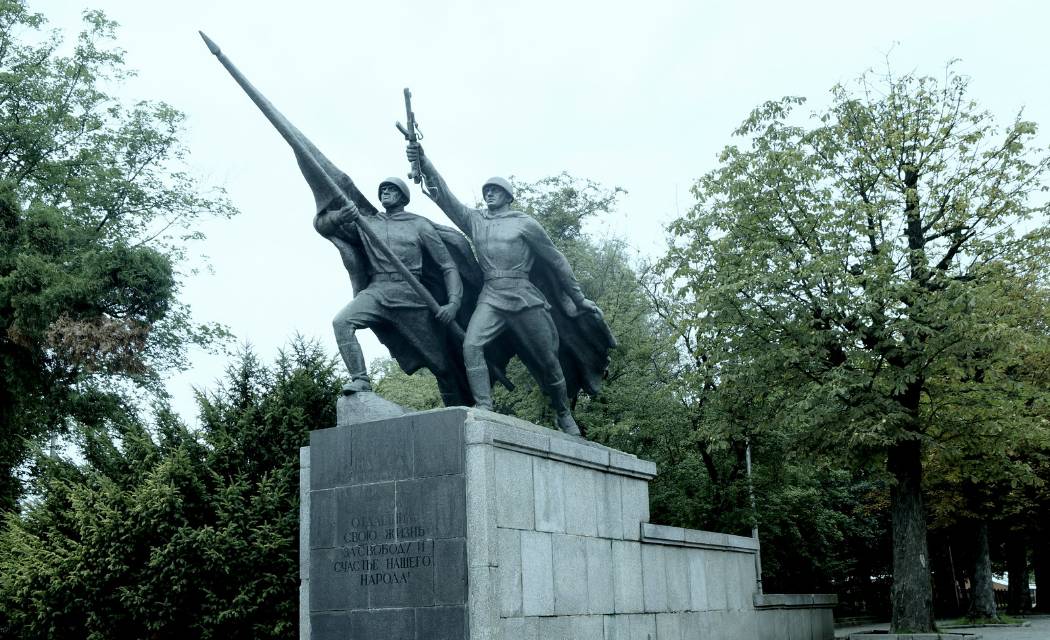 Памятник 1200 гвардейцам Калинград