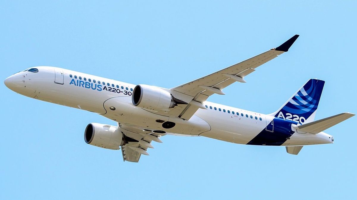 Самолет Airbus A220-300