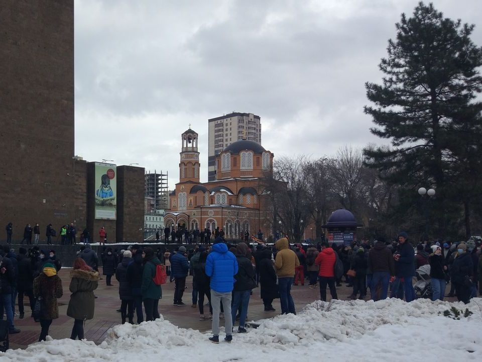 Несанкционированный митинг в поддержку Навального в Ростове-на-Дону