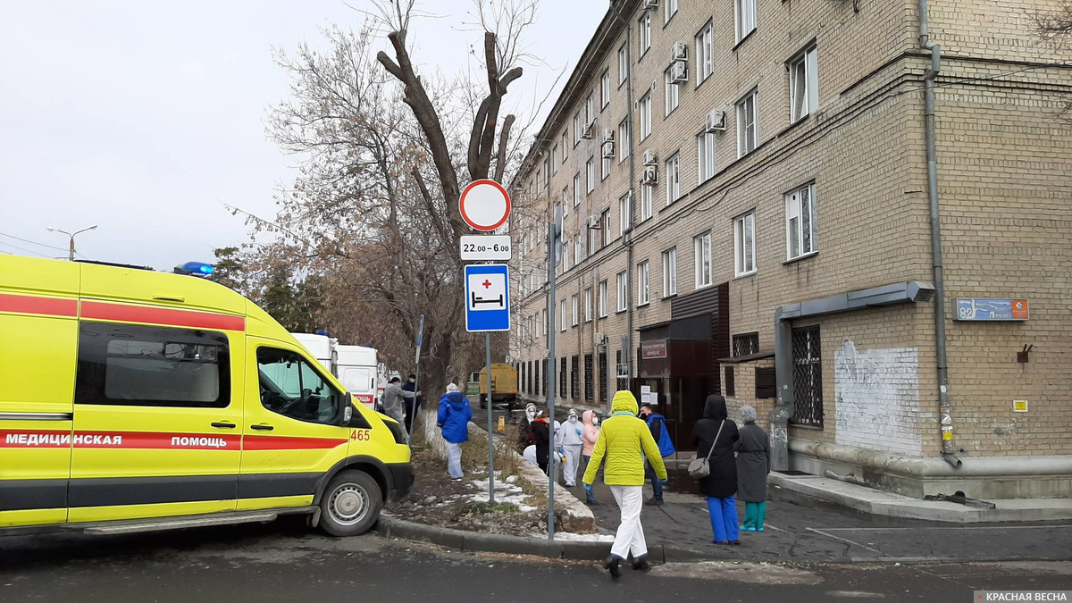 Челябинск. Из ГКБ № 2 после взрыва эвакуируют пациентов