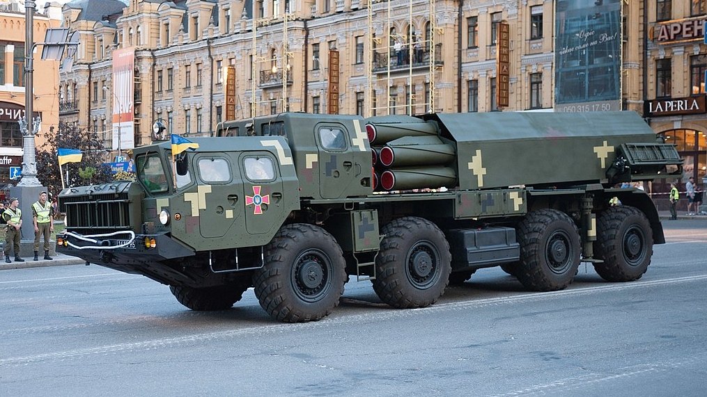 Дальнобойный украинский оперативно-тактический ракетный комплекс «Гром-2»