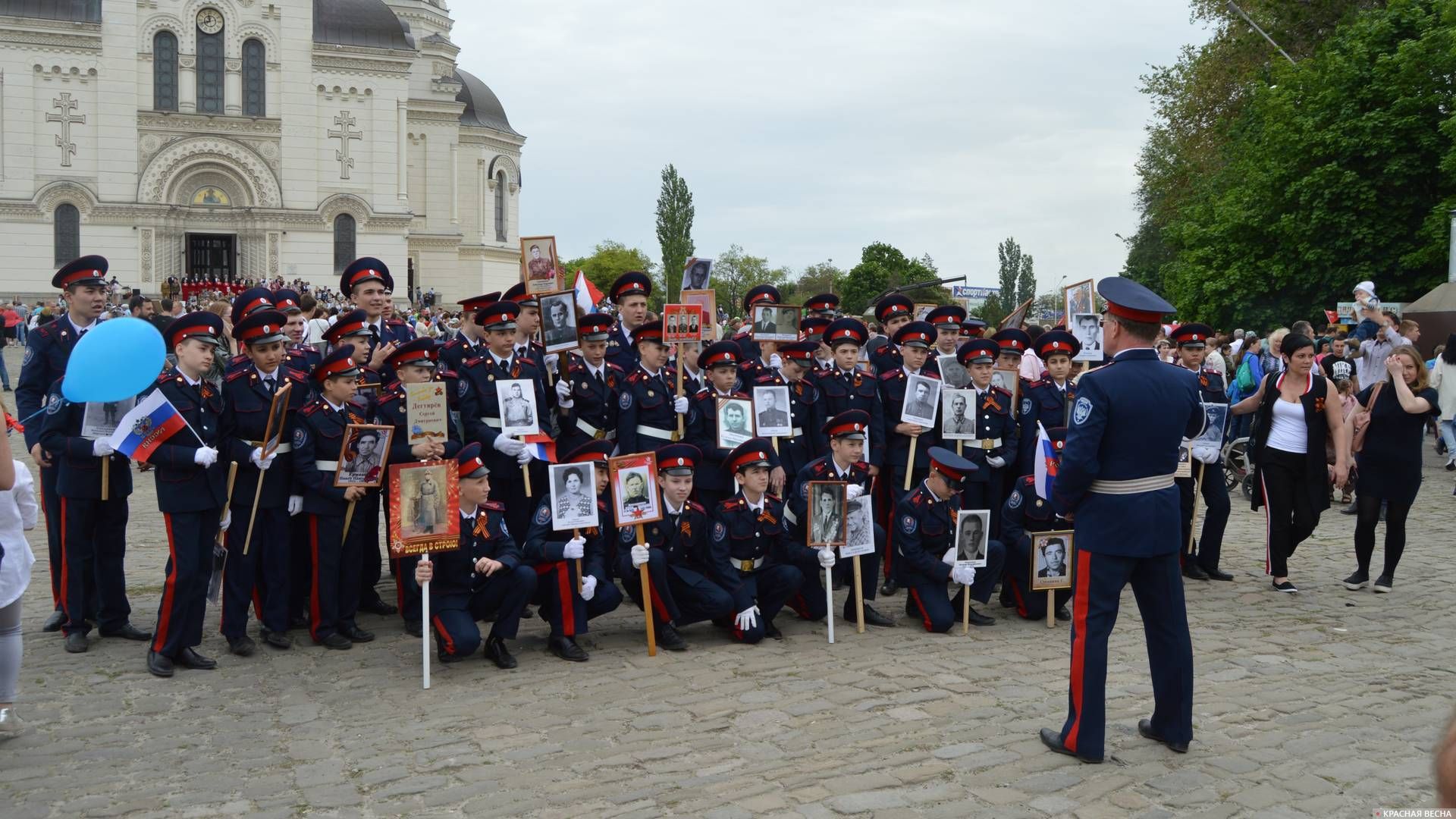 Кадеты - участники «Бессмертного полка» в Новочеркасске