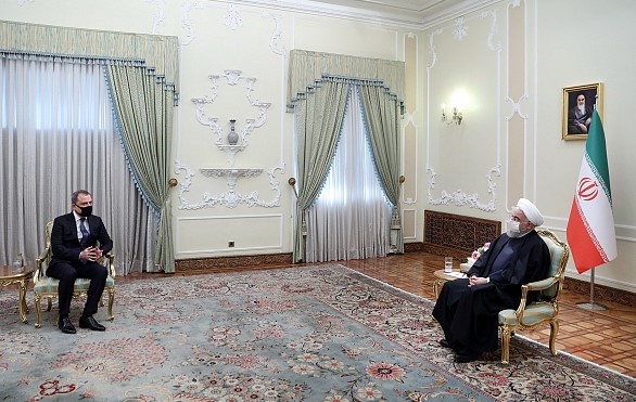 Хасан Рухани на встрече с министром иностранных дел Азербайджана Джейхуном Байрамовым