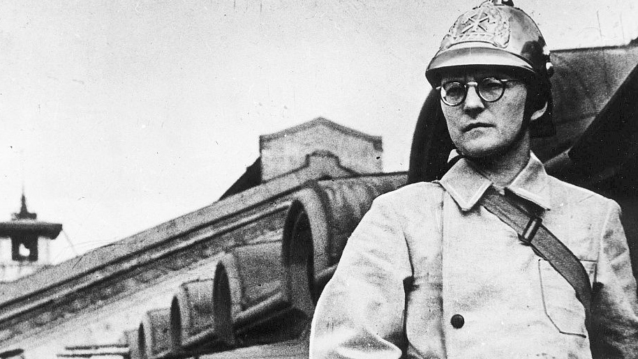 Дмитрий Шостакович во время блокады Ленинграда. 1941. СССР
