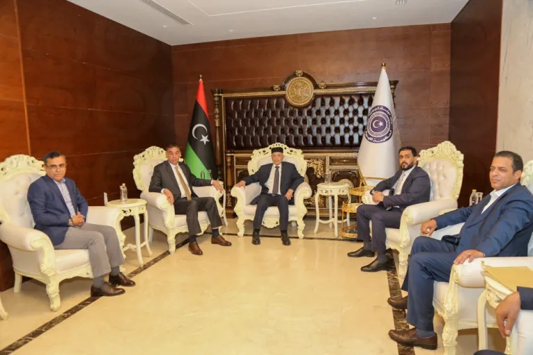 Встреча главы парламента Ливии Агилы Салеха с представителями города Зинтан