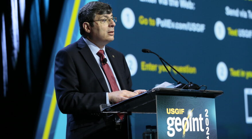 Директор Национальное управление военно-космической разведки США Кристофер Сколезе во время выступления на симпозиуме GEOINT 2021