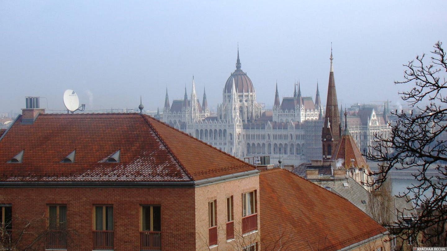 Вид на здание парламента. Будапешт. Венгрия