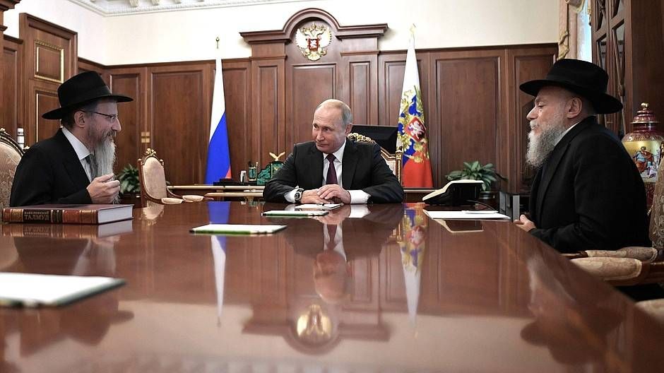 Владимир Путин встретился с главным раввином России Берлом Лазаром и президентом Федерации еврейских общин Александром Бородой.