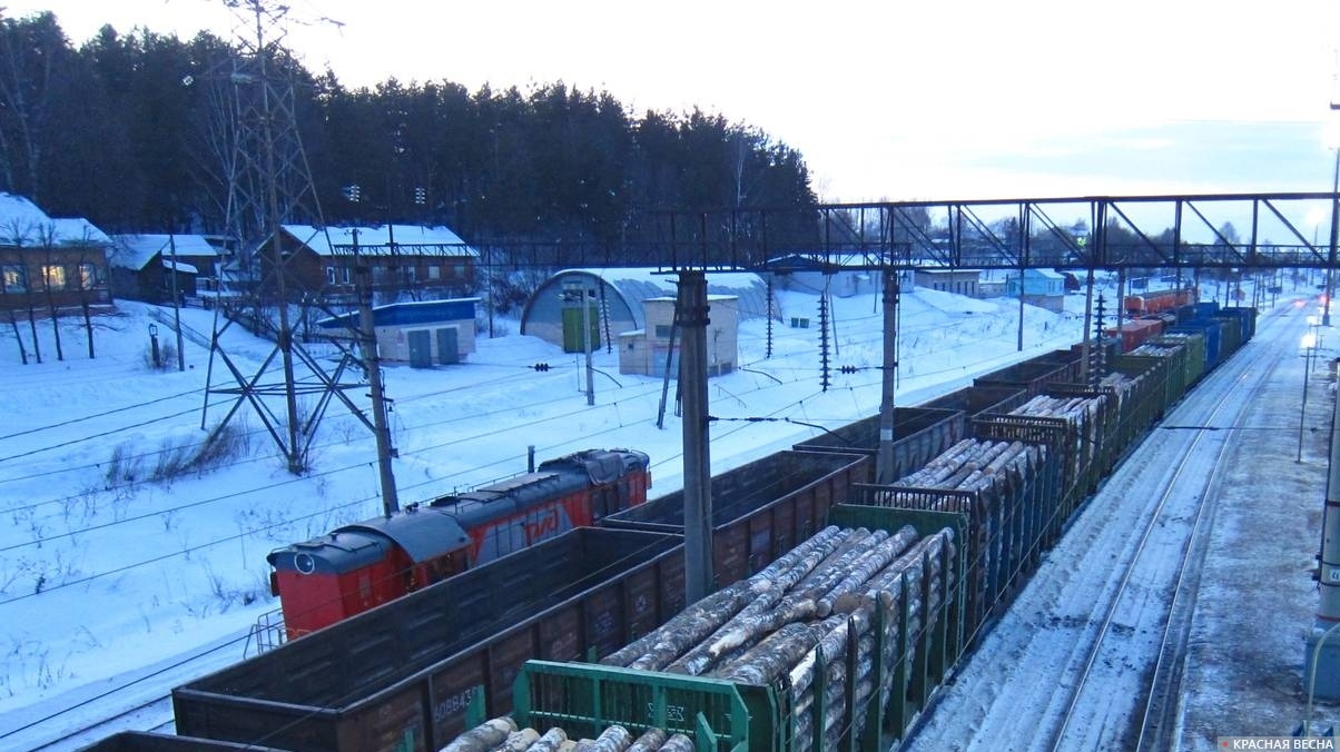 В Якутии произошло ДТП с участием поезда и автомобиля, груженого  дизтопливом | ИА Красная Весна