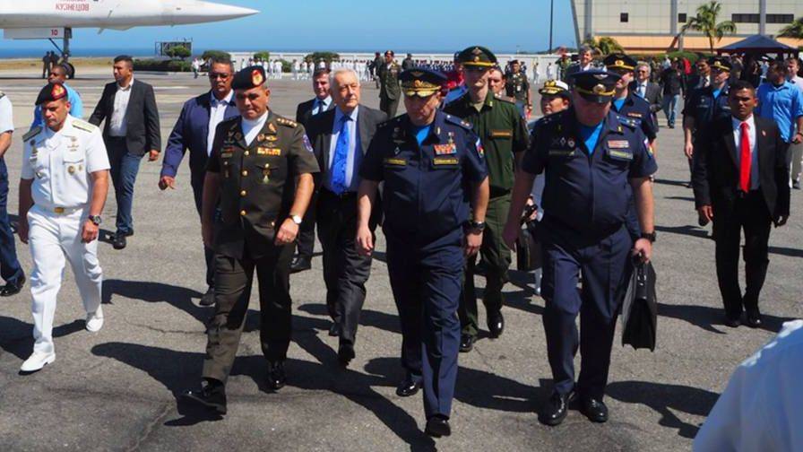 Военные представители России и Венесуэлы