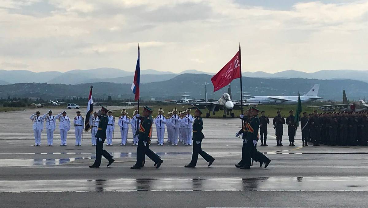 Военный парад на авиабазе Хмеймим