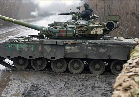 Танкисты Западного военного округа в зоне СВО оказывают огневую поддержку мотострелковым подразделениям, обеспечивая наступление российских войск