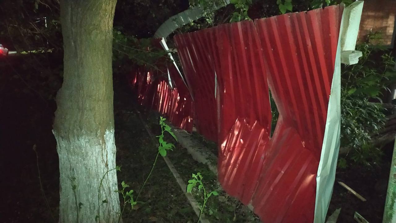 В хуторе Веселый Ростовской области из-за атаки БПЛА повреждены два дома