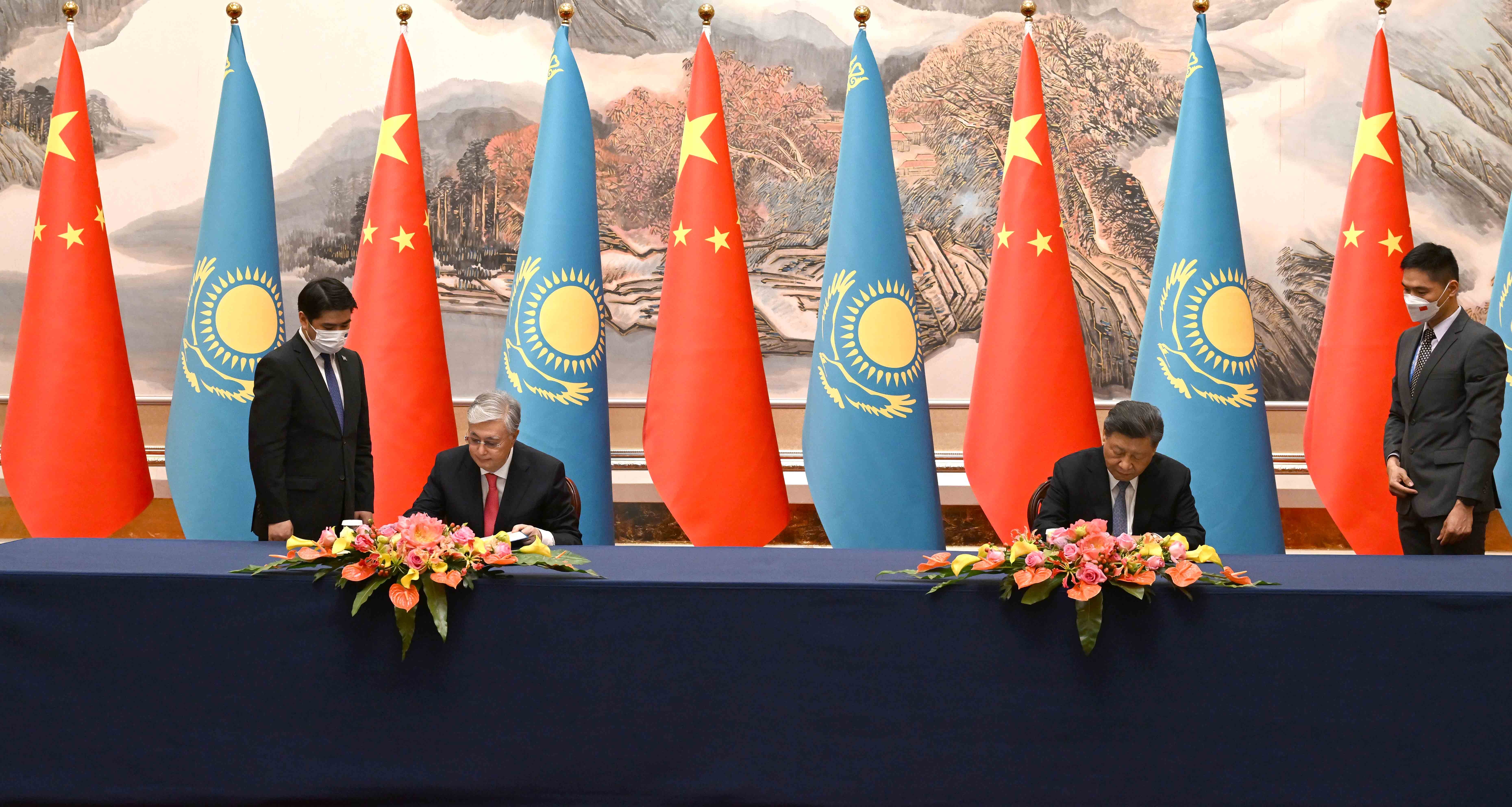 Переговрры президента Казахстана Касым-Жомарта Токаева и главы Китая Си Цзиньпина