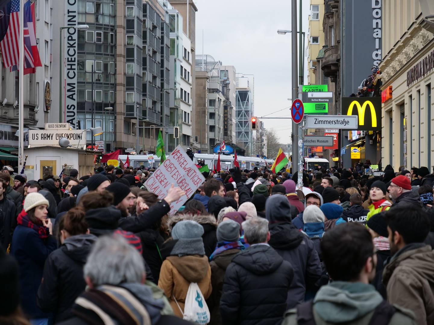 Массовые протесты в столице Германии