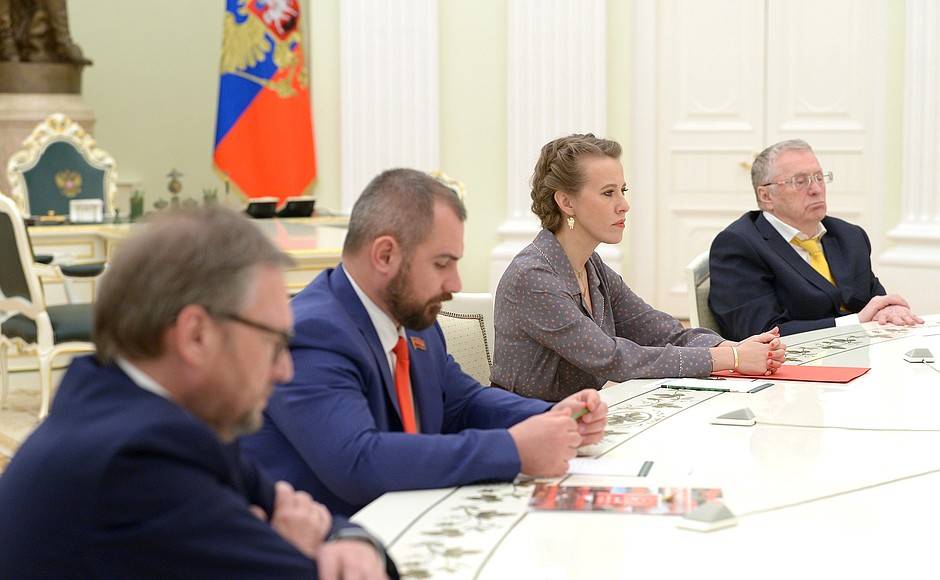 Бывшие кандидаты на пост президента в Кремле на встрече с Путиным