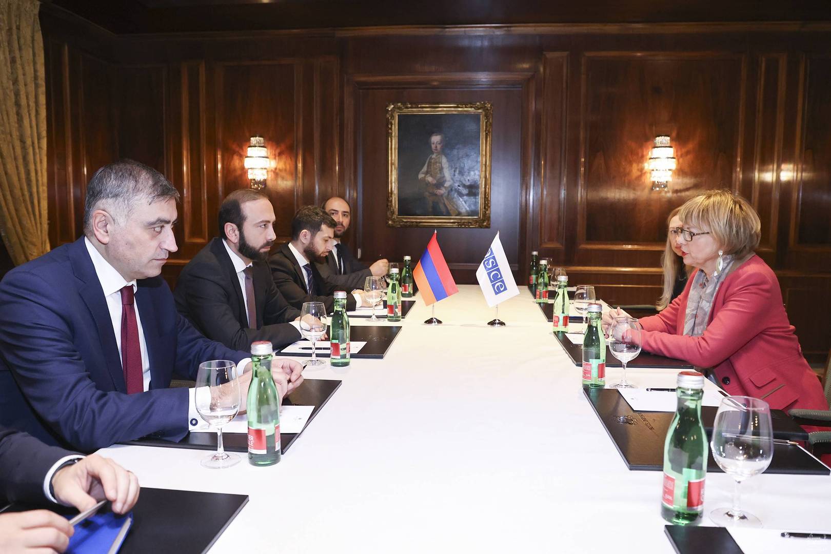 Встреча министра иностранных дел Армении Арарата Мирзояна с Генеральным секретарем ОБСЕ Хельгой Шмидт