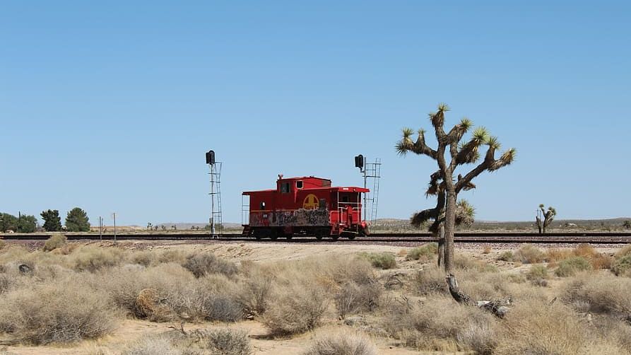 Железная дорога в пустыне