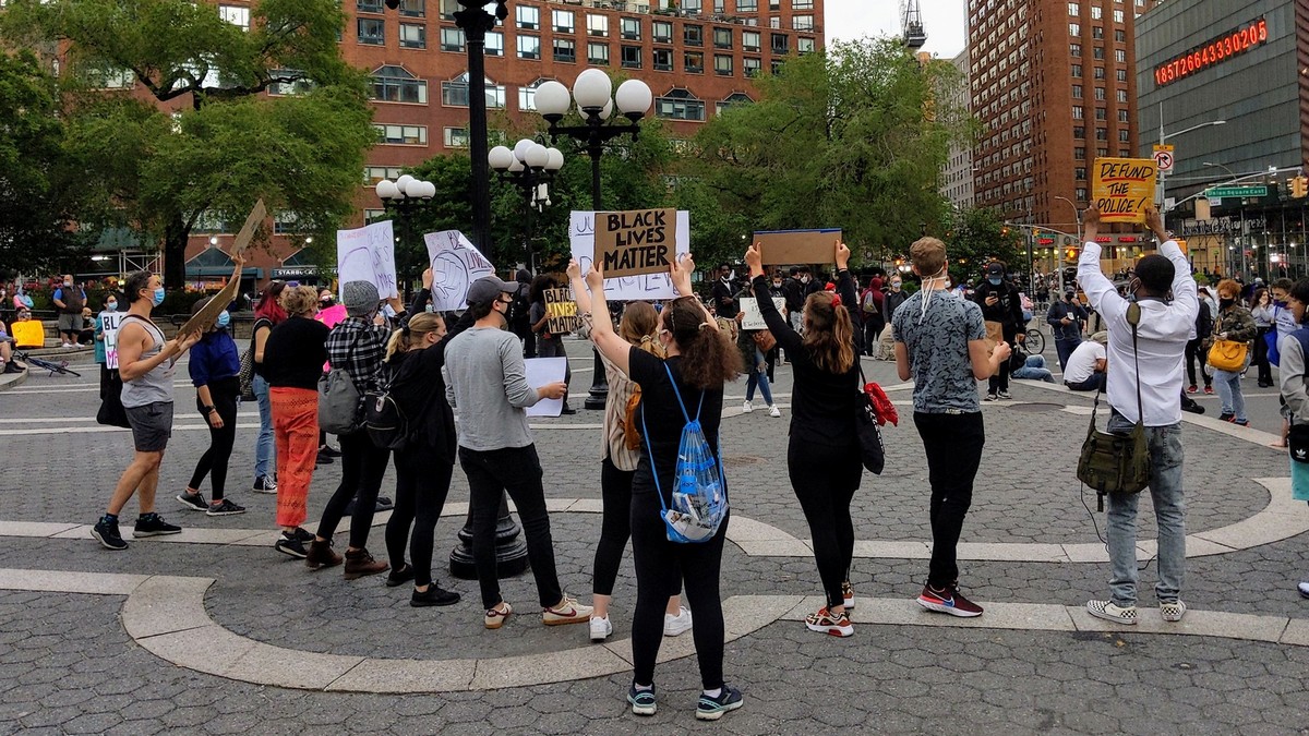 Протестующие в Нью-Йорке