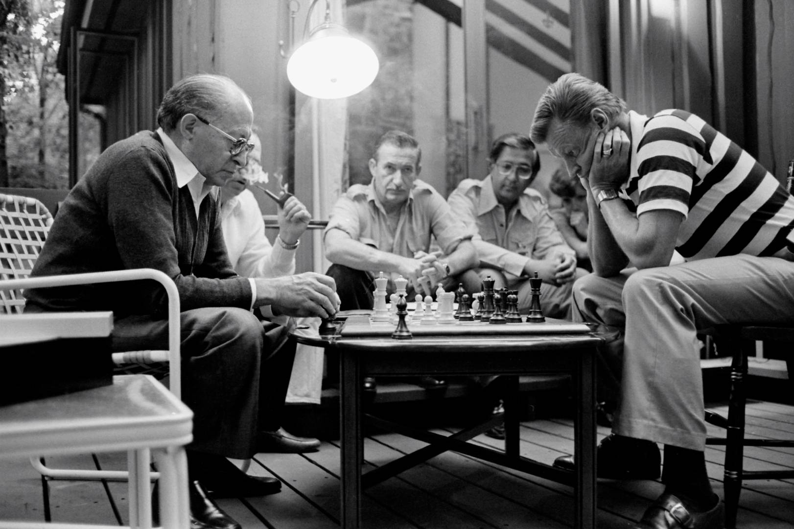 Збигнев Бжезинский за игрой в шахматы с израильским премьер-министром Бегиным