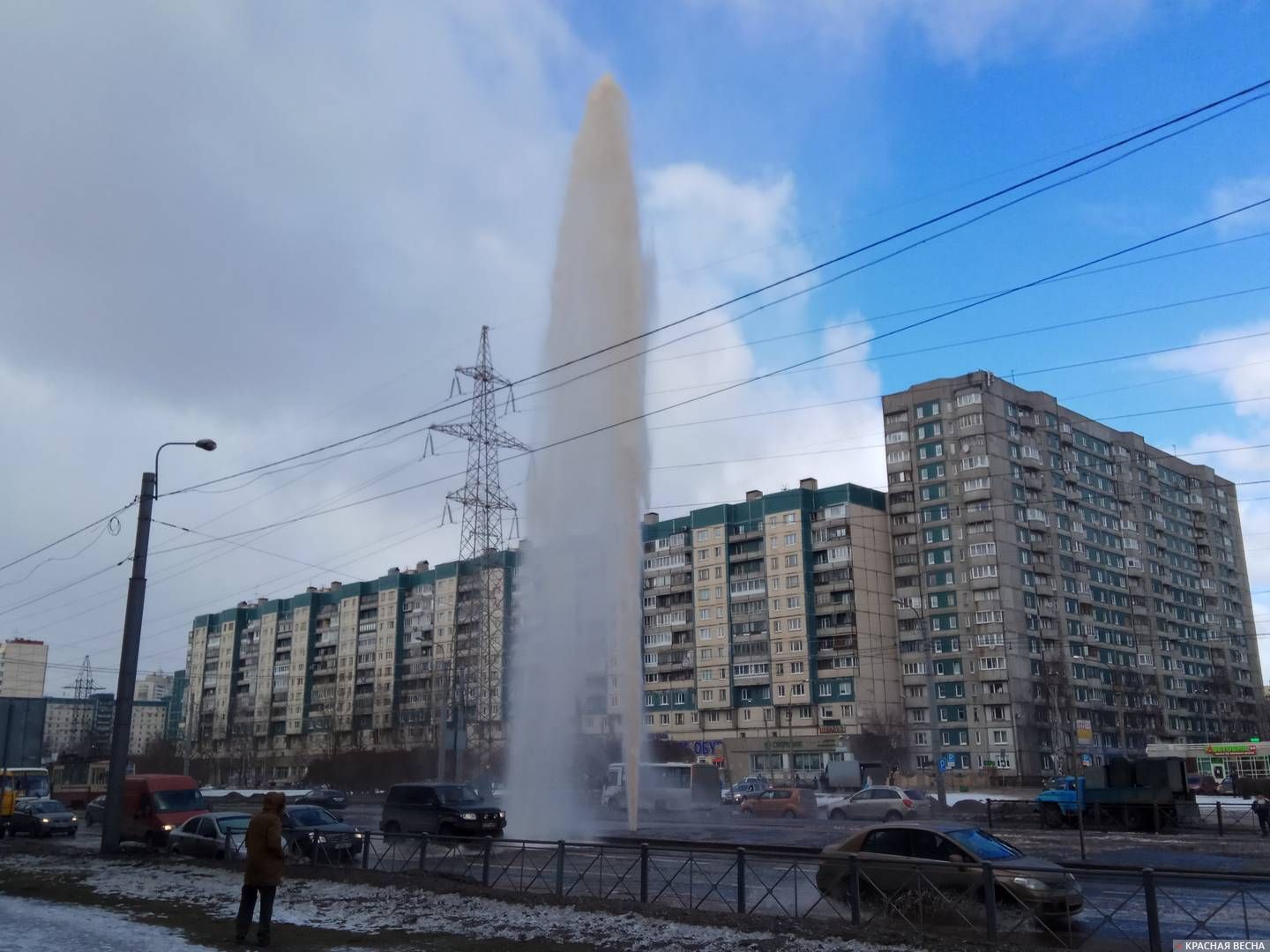 Прорыв пожарного гидранта на пр. Испытателей