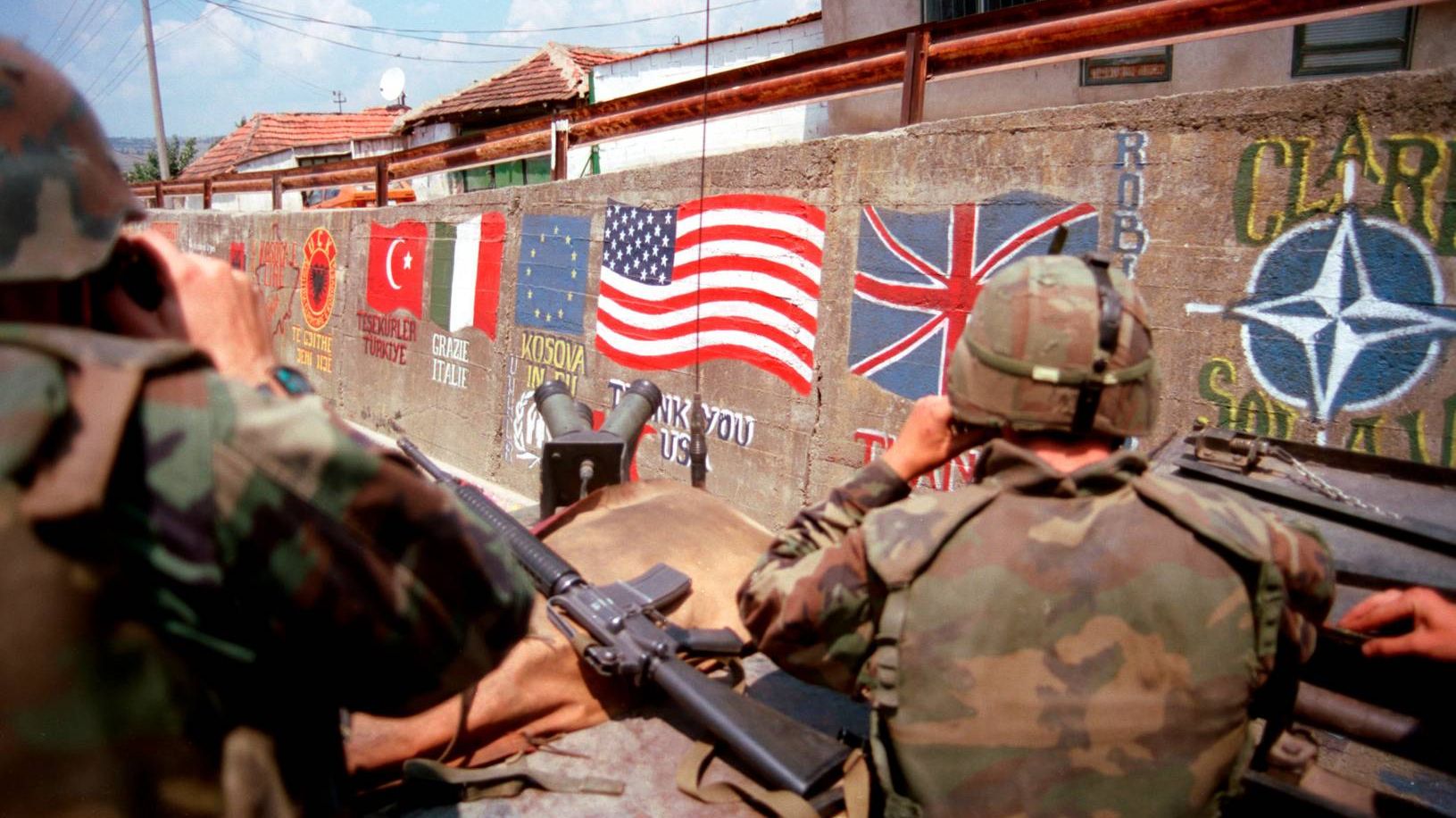 Американские морские пехотинцы в составе войск НАТО. Косово. 1999