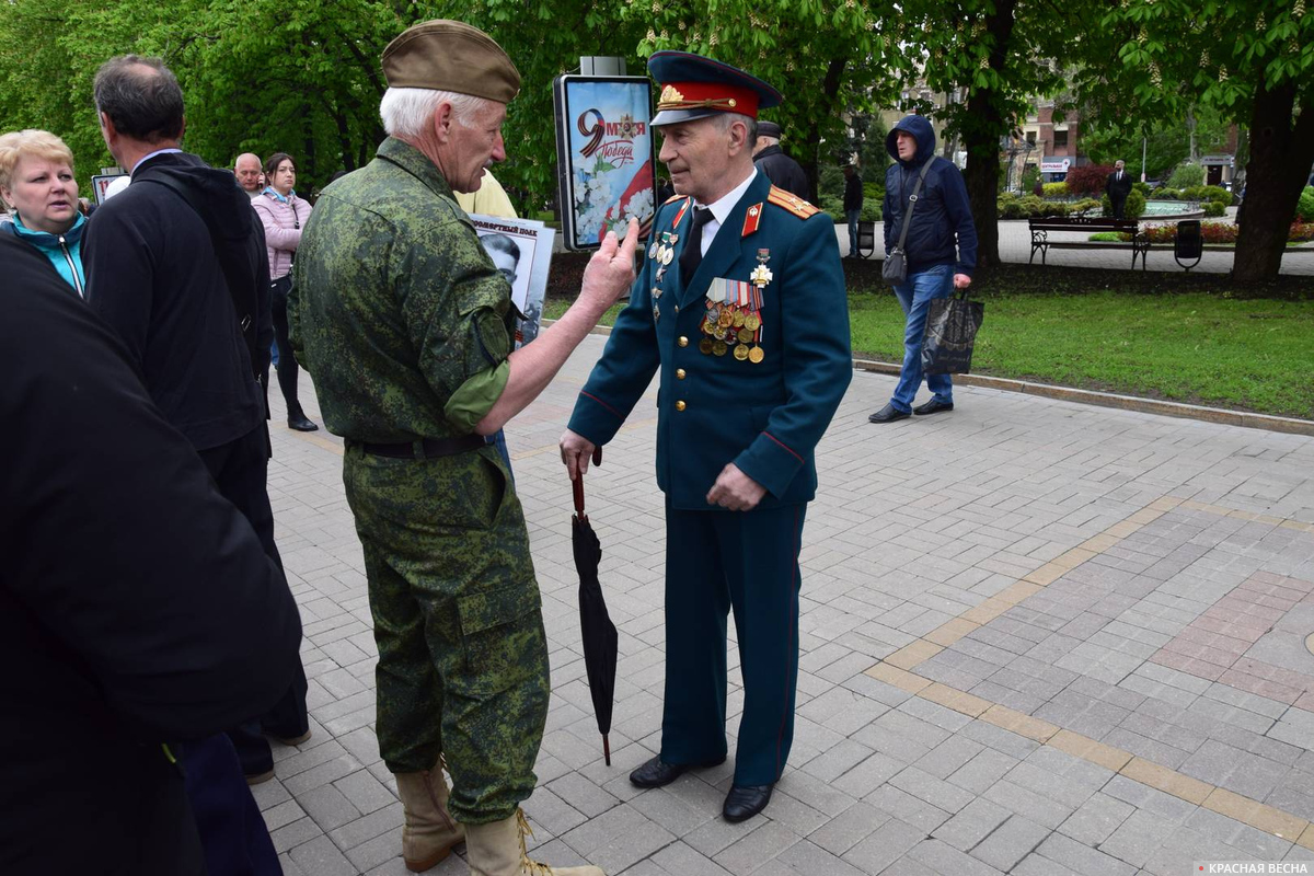 Ветераны и воины - интернационалисты на параде Победы