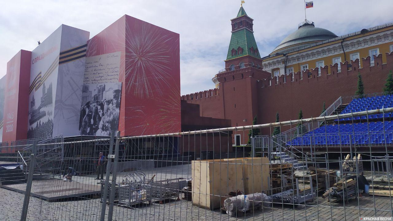 Фальш-панель перед мавзолеем Ленина