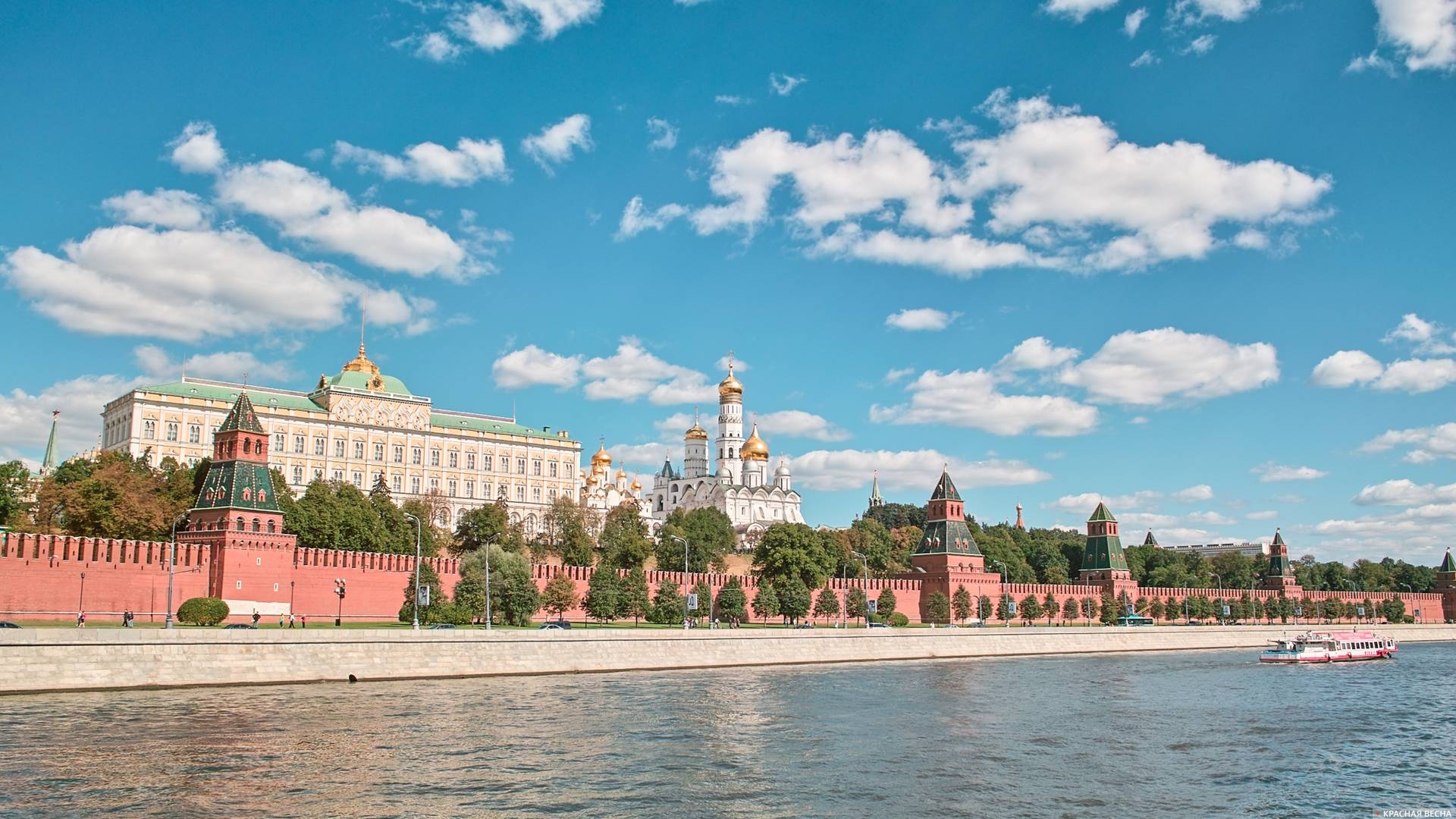 Кремль. Вид с реки. Москва.