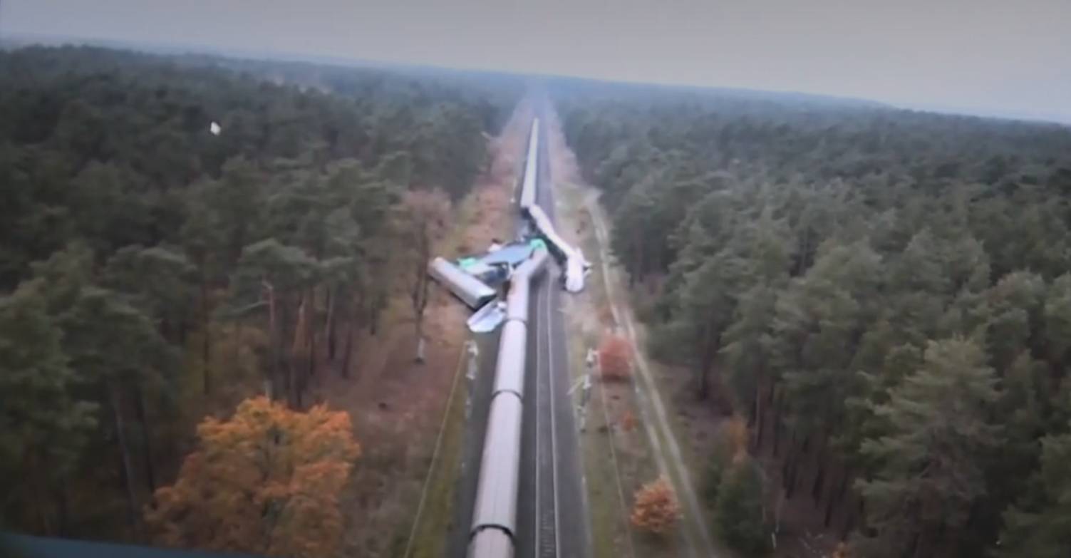 Столкновение товарных поездов. Скриншот передачи телеканала NDR c кадром из видеоролика