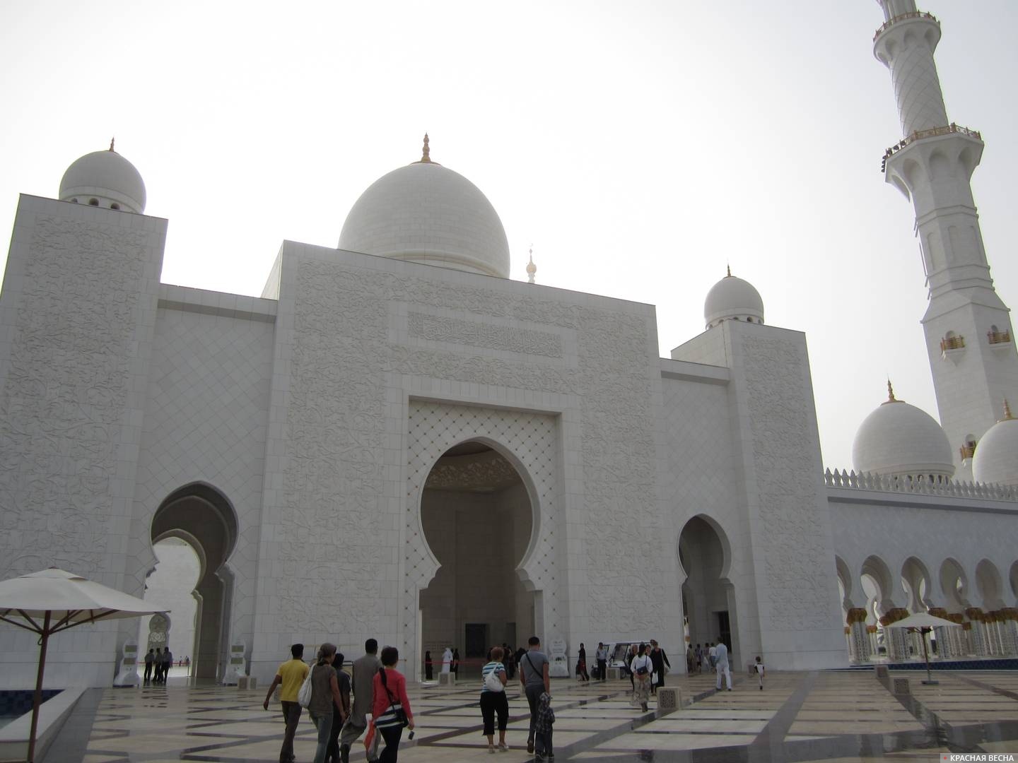 Вход в мечеть шейха Зайда. Абу-Даби. ОАЭ