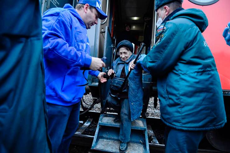 Ленинградская область заботливо встретила беженцев из Мариуполя
