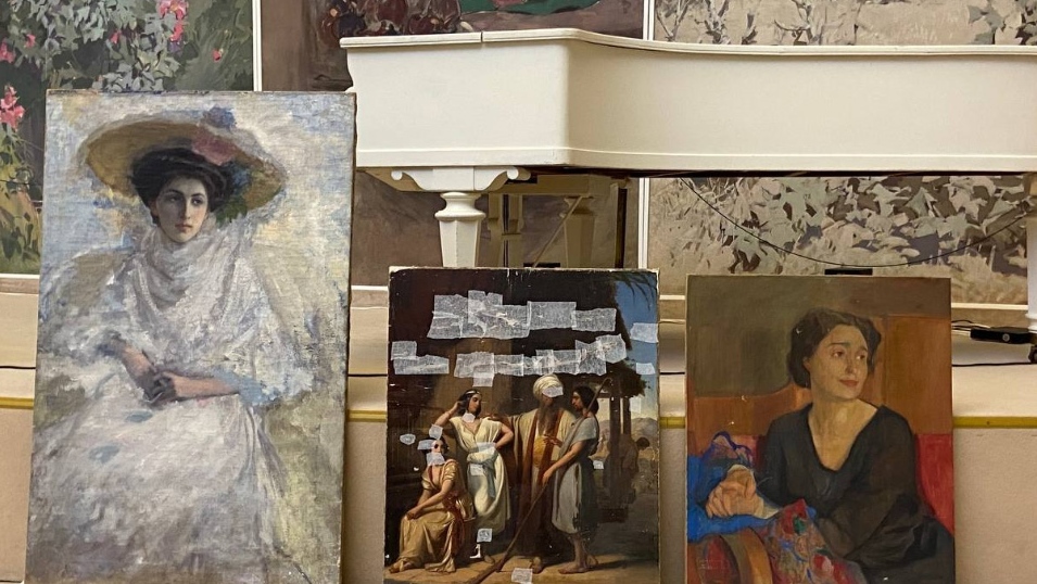 Произведения искусства, экспонировавшиеся в Таганрогском художественном музее и пострадавшие от украинской ракеты