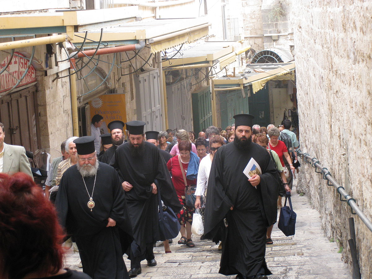 Греческая православная процессия в Иерусалиме