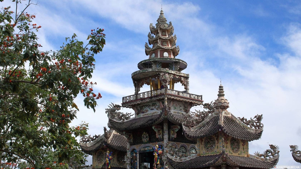 Пагода Линь Фуок. Вьетнам