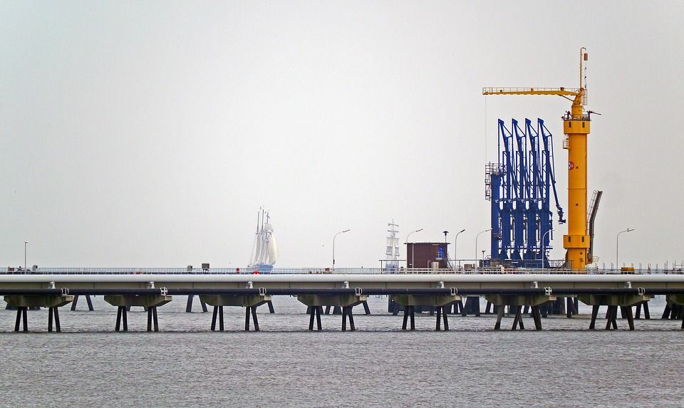 нефтяной порт, морской мост, конвейеры