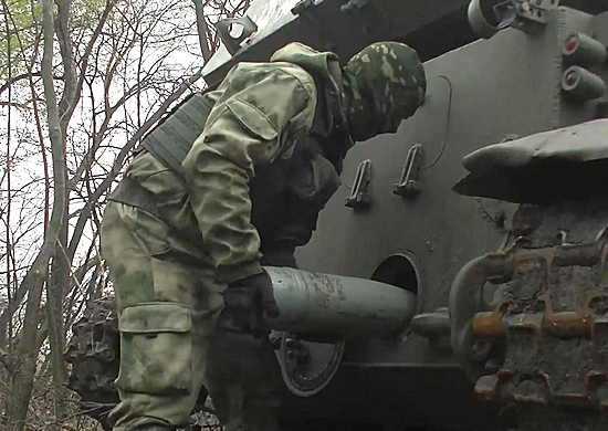 Российские артиллеристы наносят удары по укреплениям ВСУ в зоне специальной военной операции