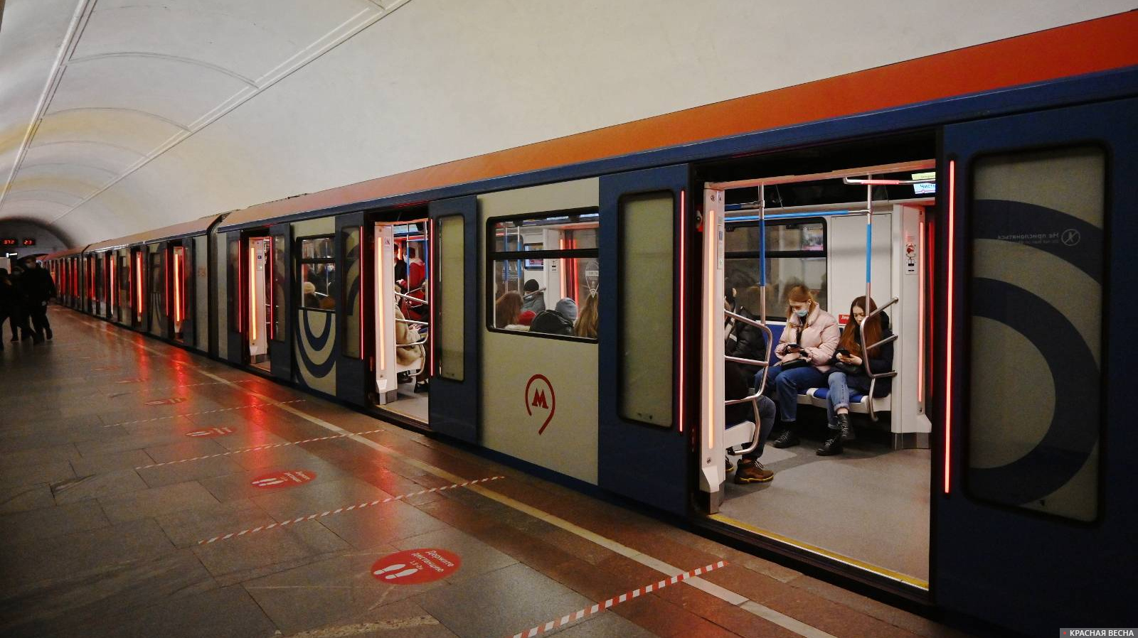 Вагон метро. Москва