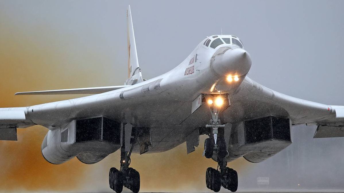 Бомбардировщик Белый лебедь ТУ-160