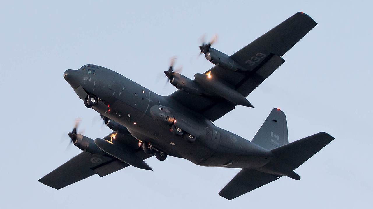 Военно- транспортный самолет C-130 Hercules
