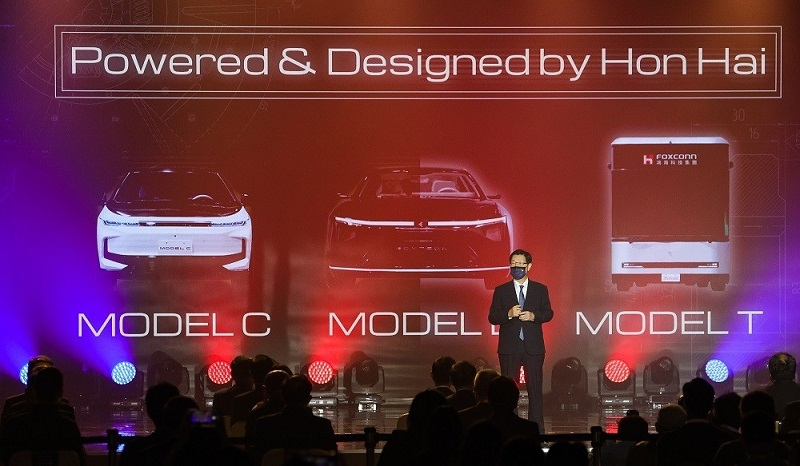 презентация электрокаров Foxconn в стиле Tesla