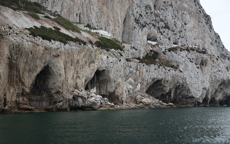 Пещеры Беннета, Горэма и Вангард, Гибралтар