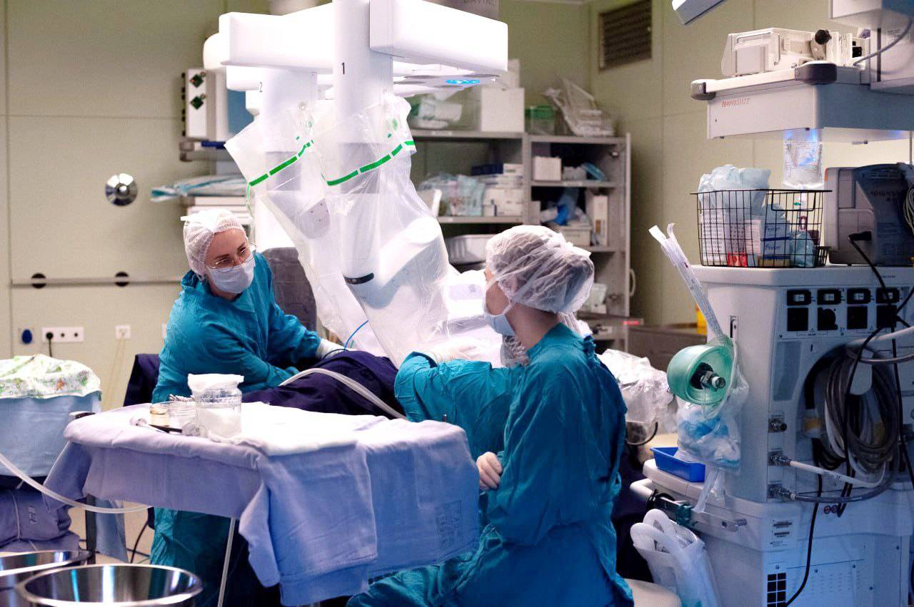 Операционное кресло хирурга surgiline