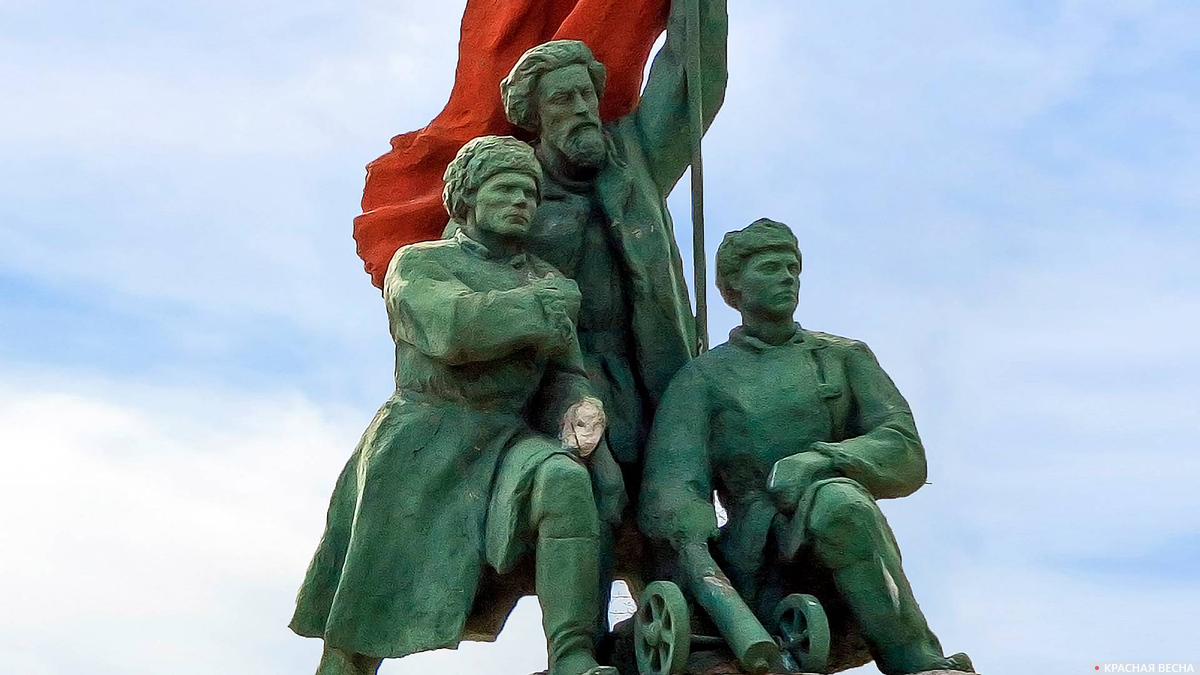 Памятник «Борцам Революции» в Иркутске