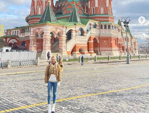Screenshot 2021-10-21 at 18-16-35 Anett Kontaveit’s Instagram post “Moscow 🤝😍 I’m really into being a tourist these days