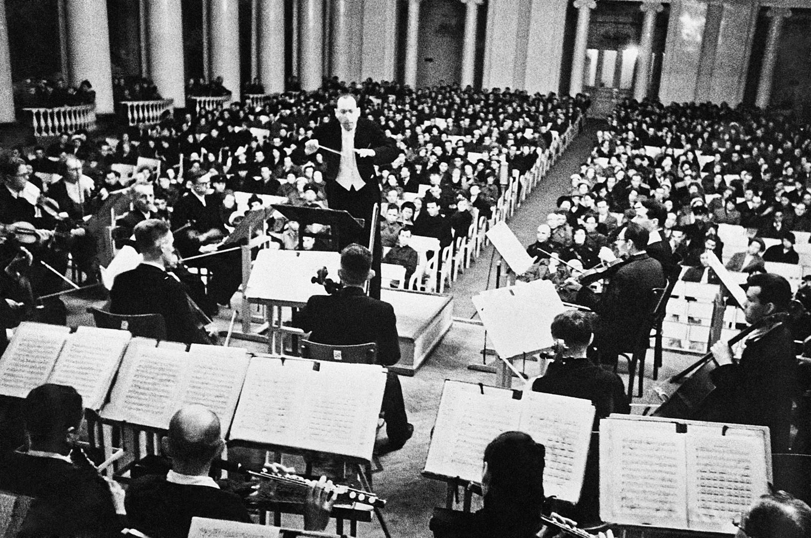 Исполнение Седьмой симфонии Д. Шостаковича в Ленинграде. 9 августа 1942 года