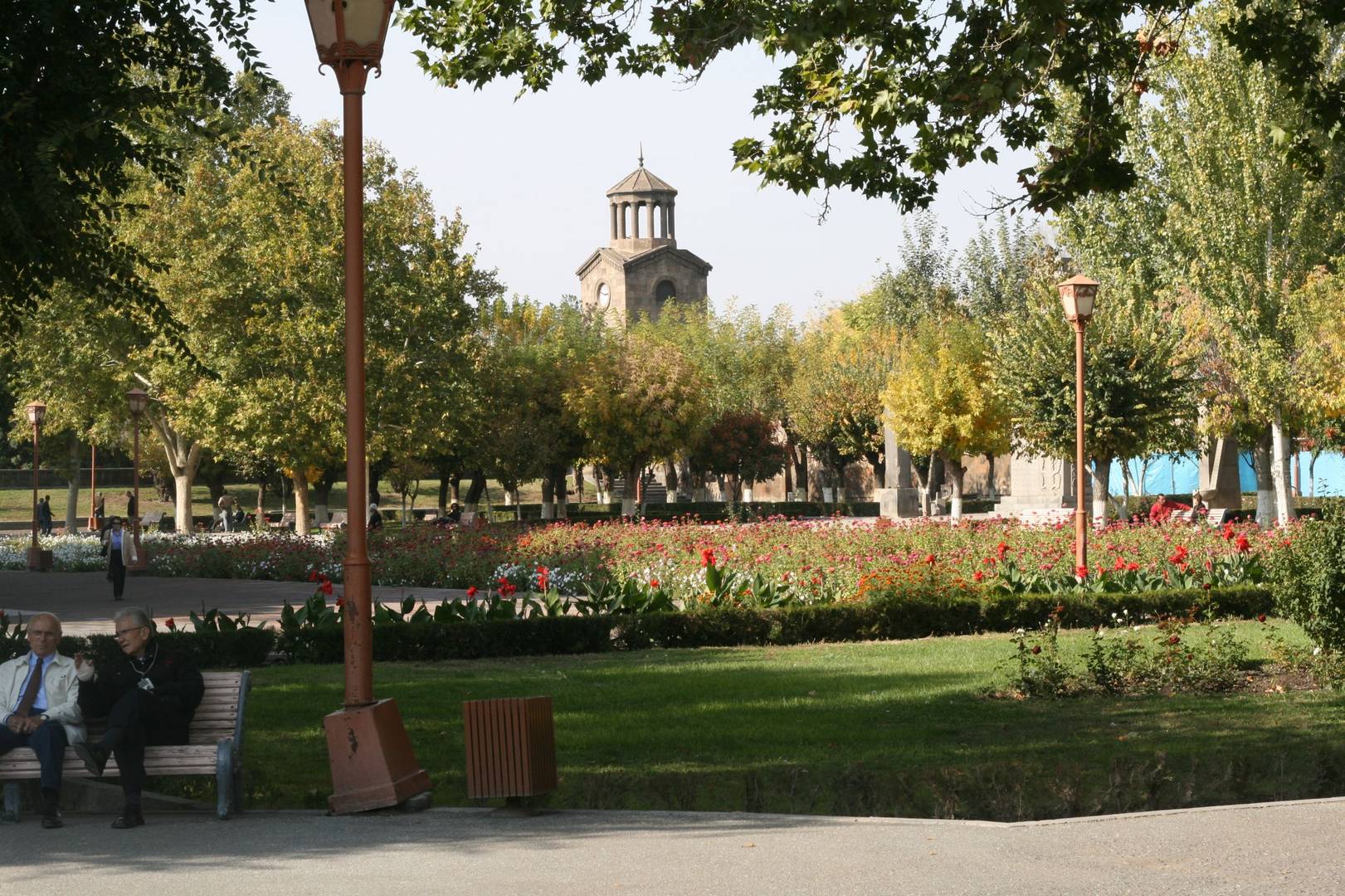 Соборные сады Эчмиадзина. Армения